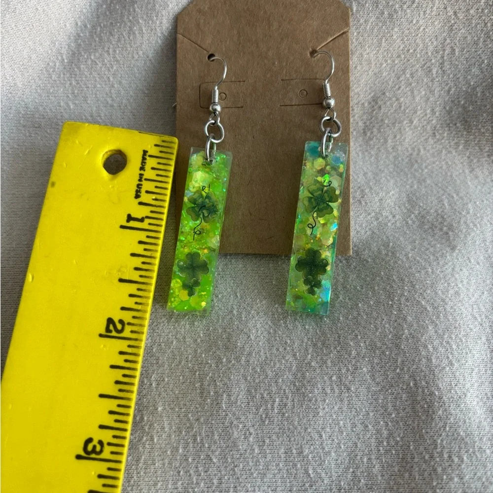 Green Clover Dangle Earrings - Picture 2 of 2